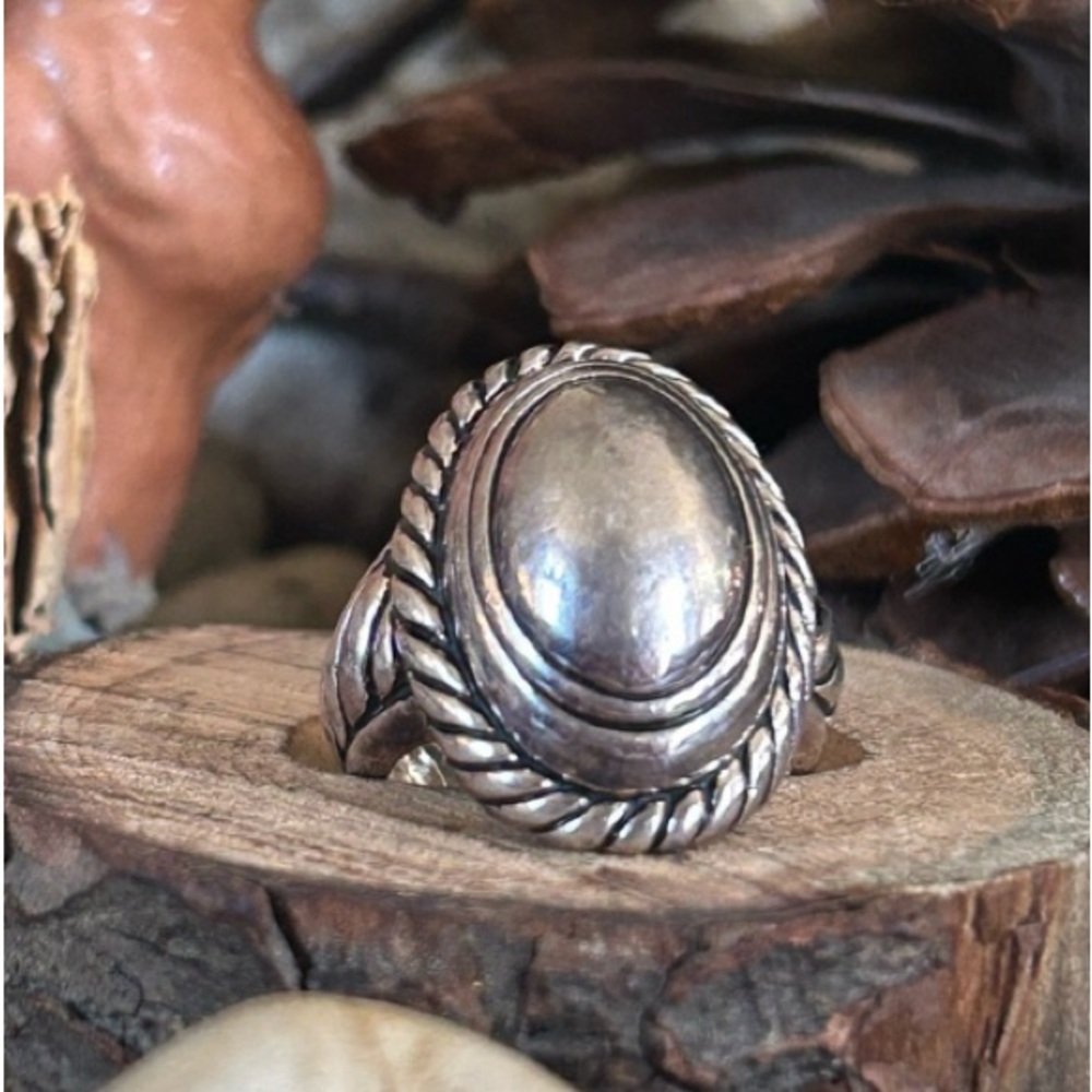 Sterling silver  vintage Women's Ring  sz 7